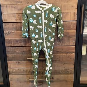 (2) kickee pant zipper onesie pajamas. Holiday sets. Used liked new